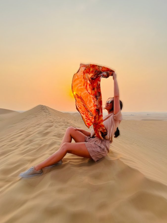Alisa travelling in the desert